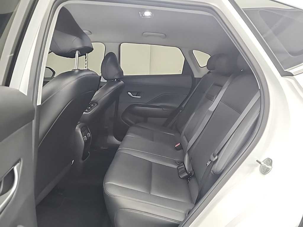 HYUNDAI Kona - Vista 12