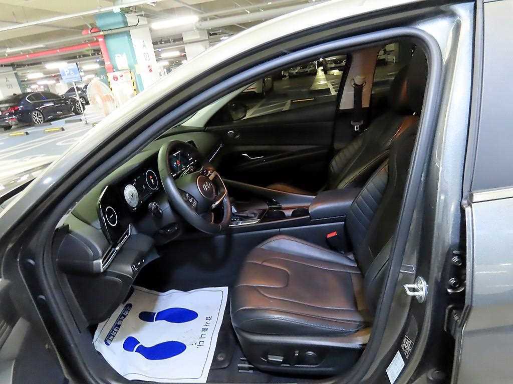 HYUNDAI Avante - Vista 6