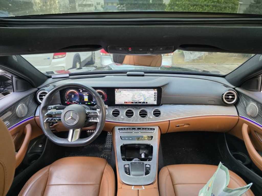 Mercedes Benz E class - Vista 8