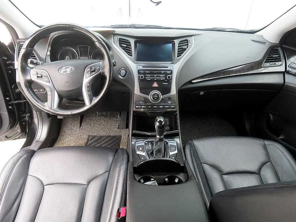 HYUNDAI Grandeur - Vista 7