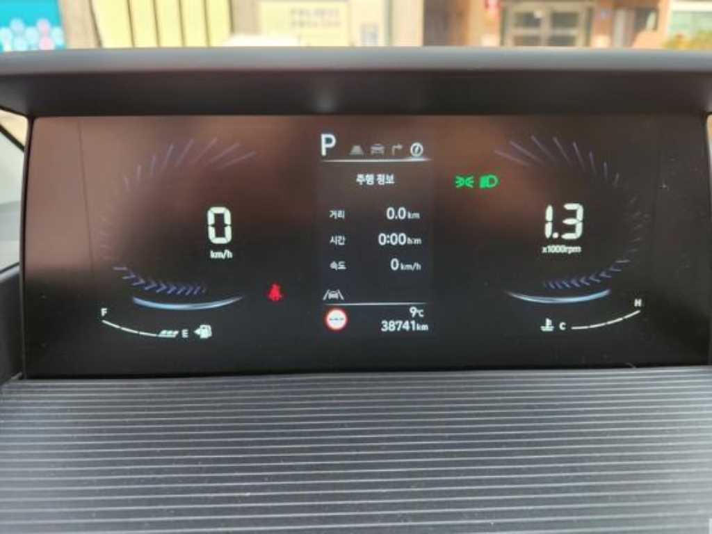 HYUNDAI Staria - Vista 5