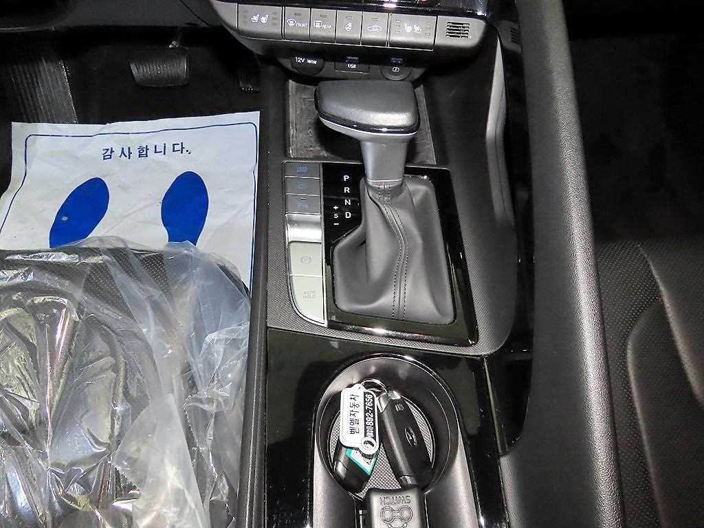 HYUNDAI Avante - Vista 12