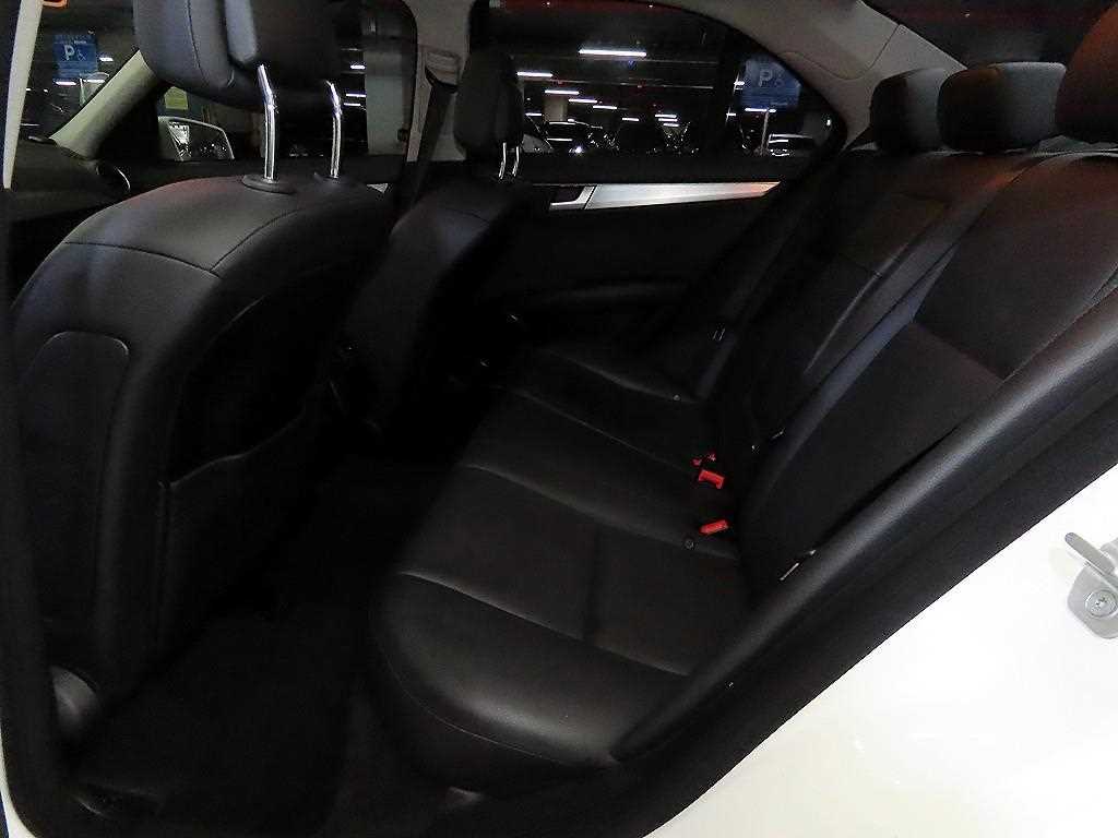 Mercedes Benz C Class - Vista 7
