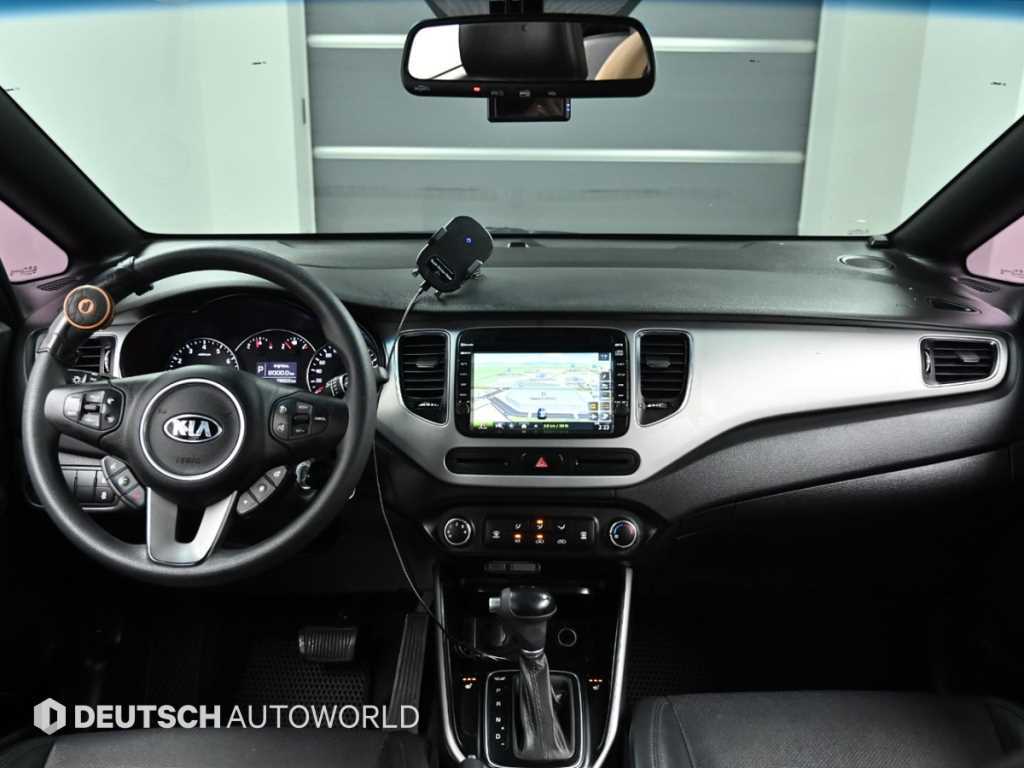 KIA Carens - Vista 7