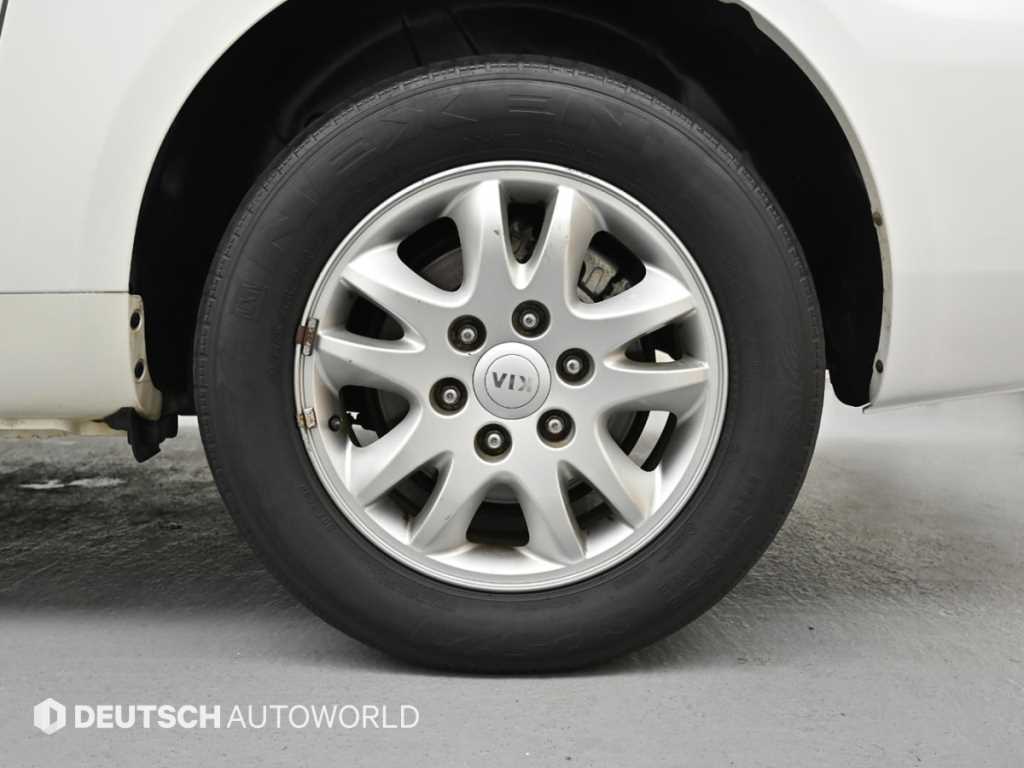 KIA Carnival - Vista 5