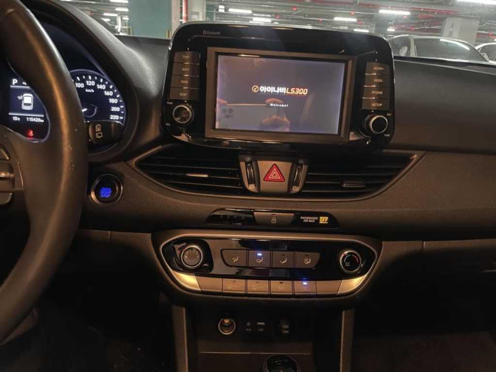 HYUNDAI i30 - Vista 6