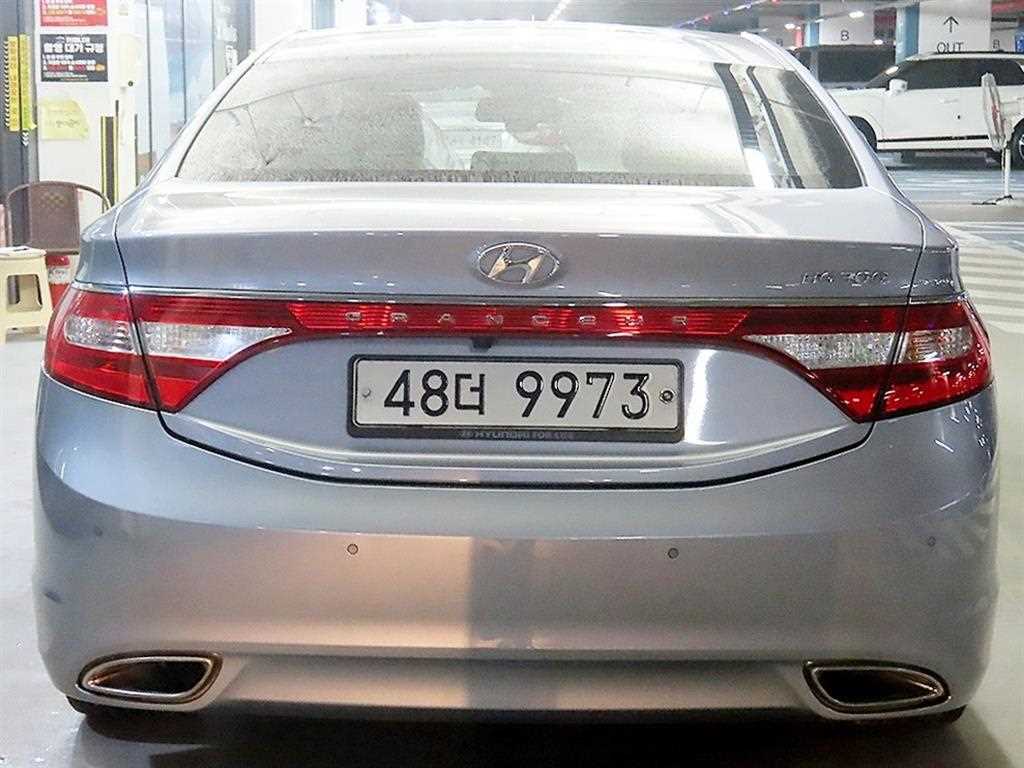 HYUNDAI Grandeur - Vista 5