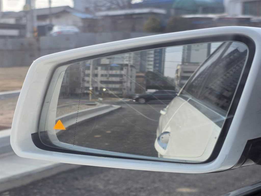 Mercedes Benz E class - Vista 9