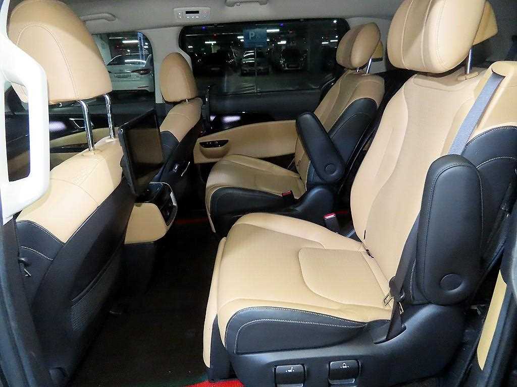 KIA Carnival - Vista 7