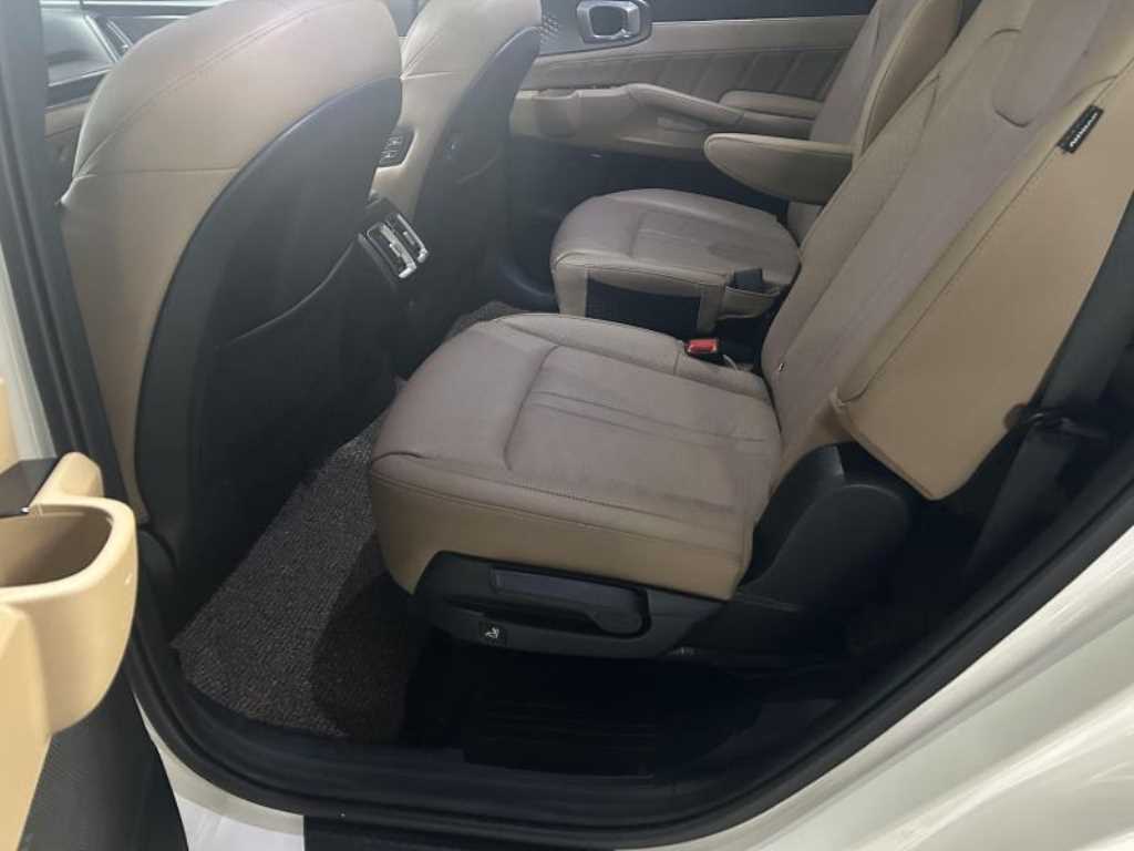 KIA Sorento - Vista 9
