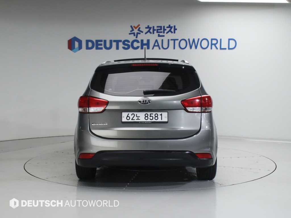 KIA Carens - Vista 4