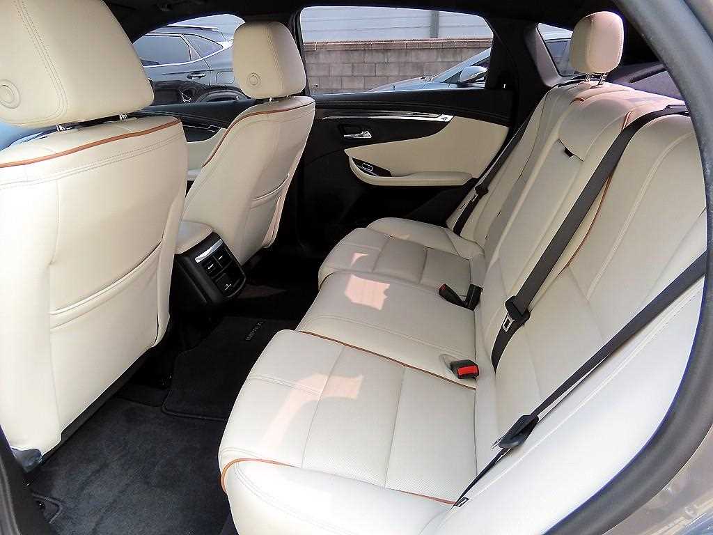 Chevrolet Impala - Vista 6