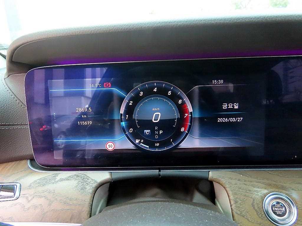 Mercedes Benz E class - Vista 9