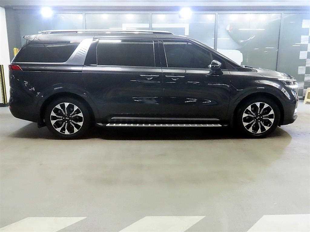 KIA Carnival - Vista 3