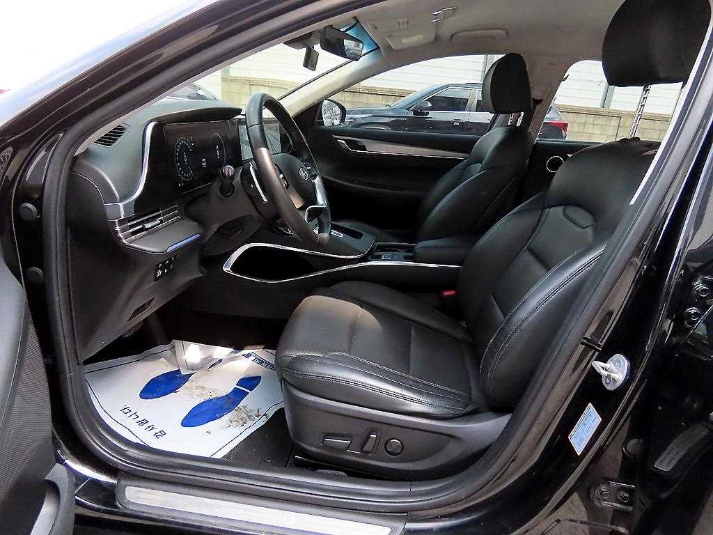 HYUNDAI Grandeur - Vista 5