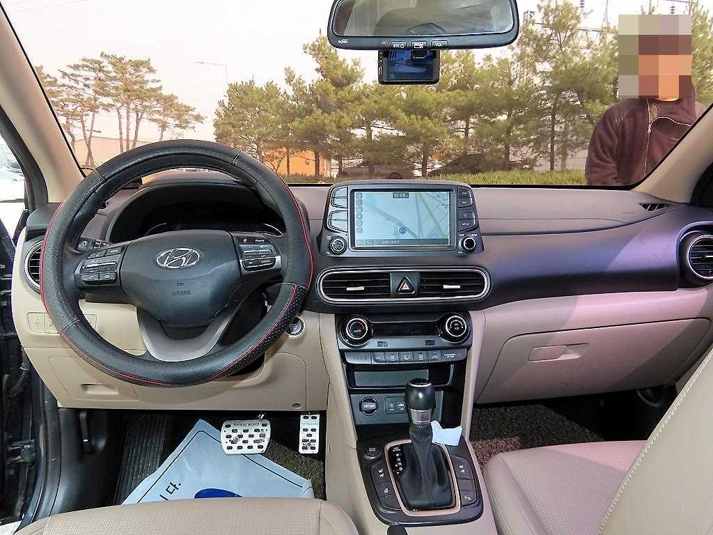 HYUNDAI Kona - Vista 7