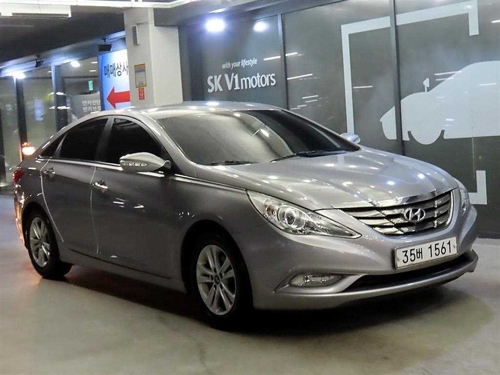 HYUNDAI Sonata - Vista 2