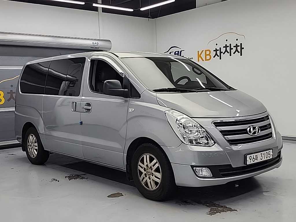HYUNDAI Starex - Vista 4