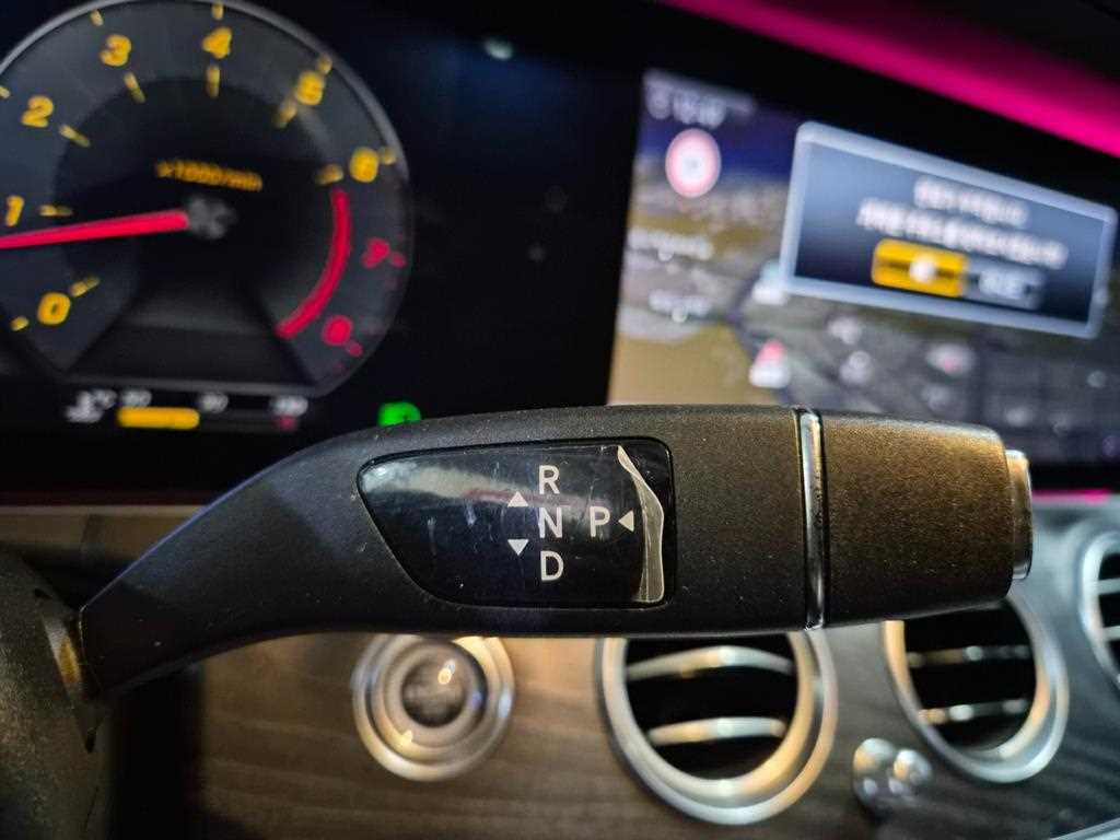 Mercedes Benz E class - Vista 11