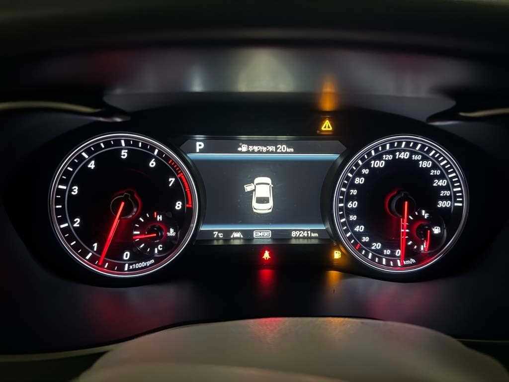 Genesis G70 - Vista 10