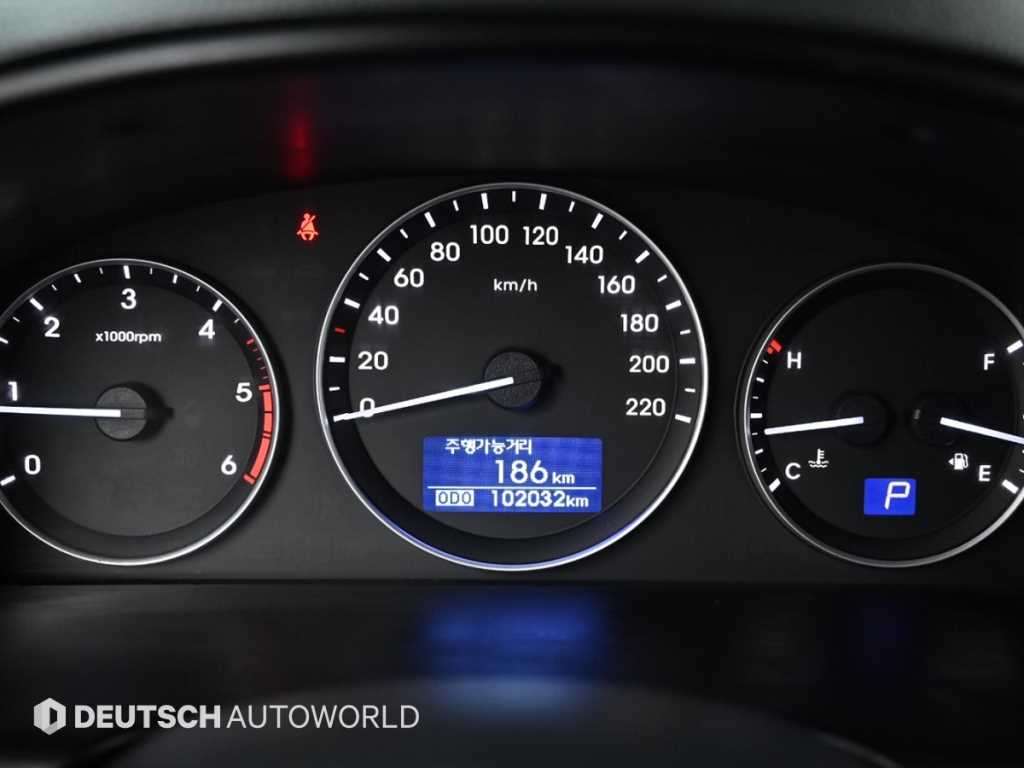 HYUNDAI Starex - Vista 8