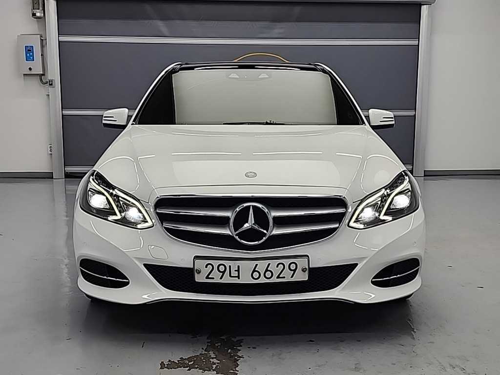 Mercedes Benz E class - Vista 2