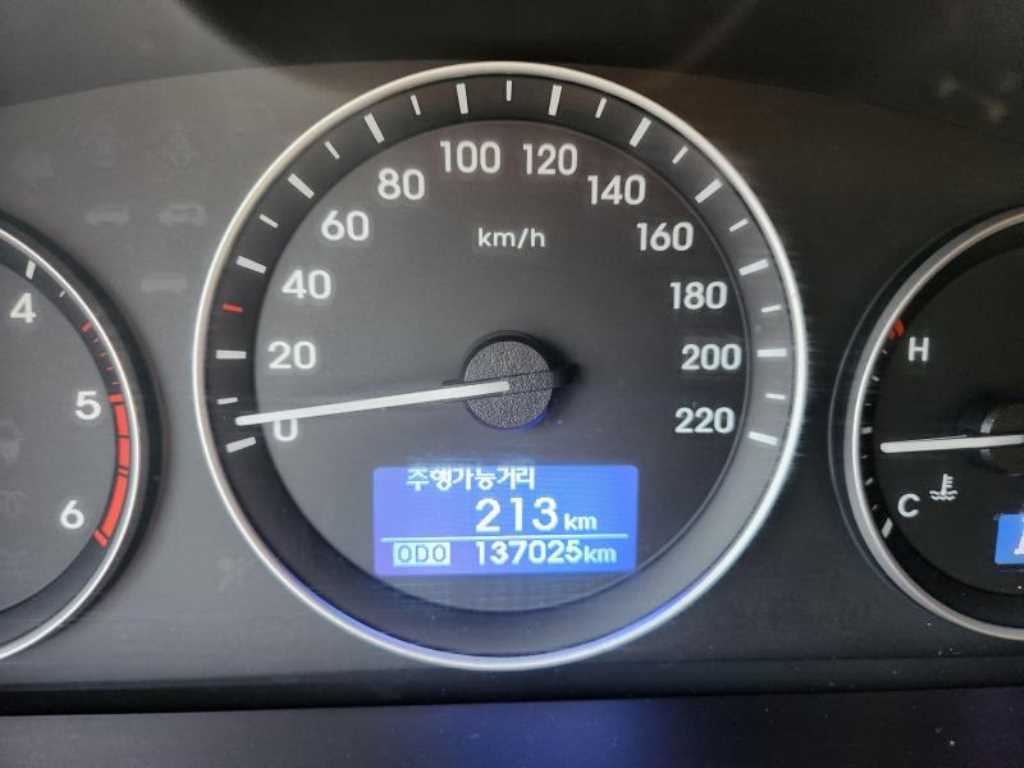 HYUNDAI Starex 2019 Gris - Importación desde Corea - HF Imports Iquique - Foto 15