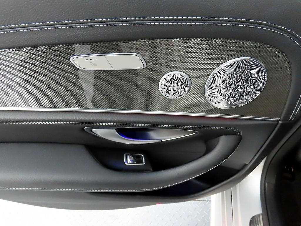 Mercedes Benz E class - Vista 12