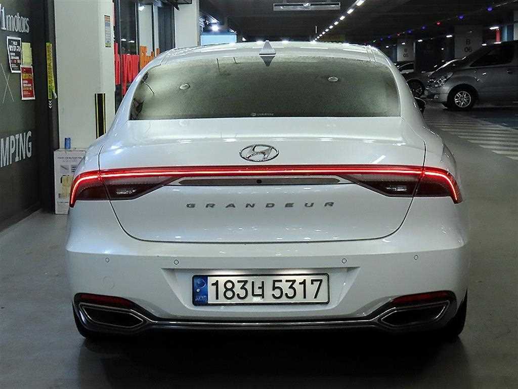 HYUNDAI Grandeur - Vista 5