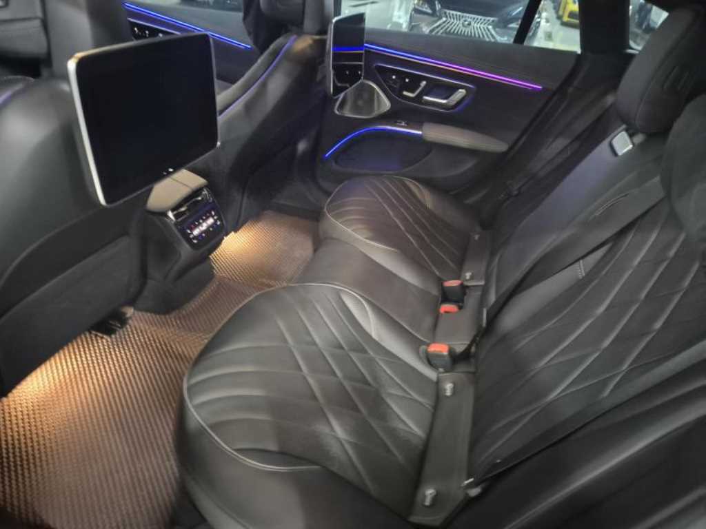 Mercedes Benz EQS - Vista 6