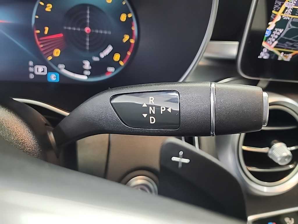 Mercedes Benz GLC Class - Vista 8