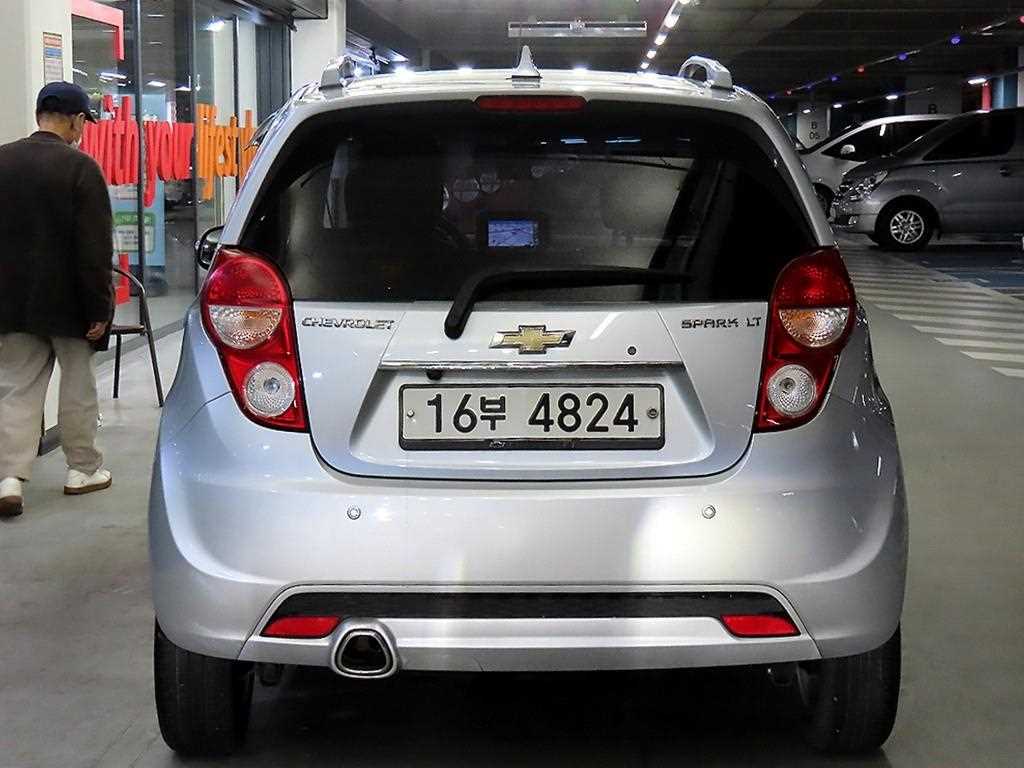 Chevrolet Spark - Vista 5