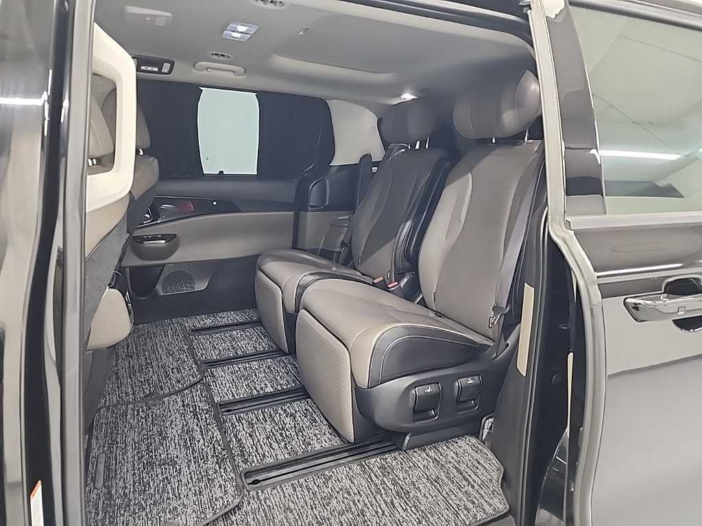 KIA Carnival - Vista 12