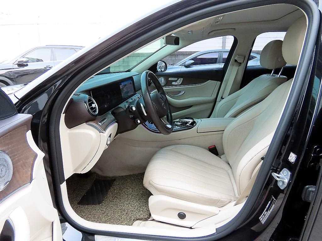 Mercedes Benz E class - Vista 5