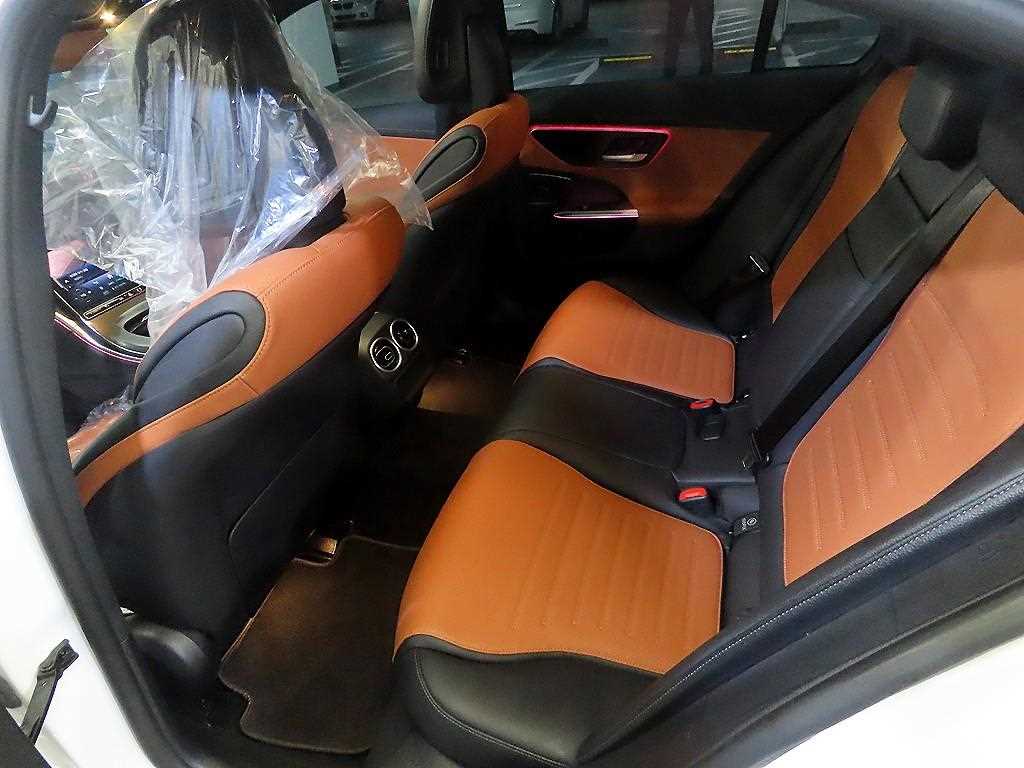 Mercedes Benz C Class - Vista 7