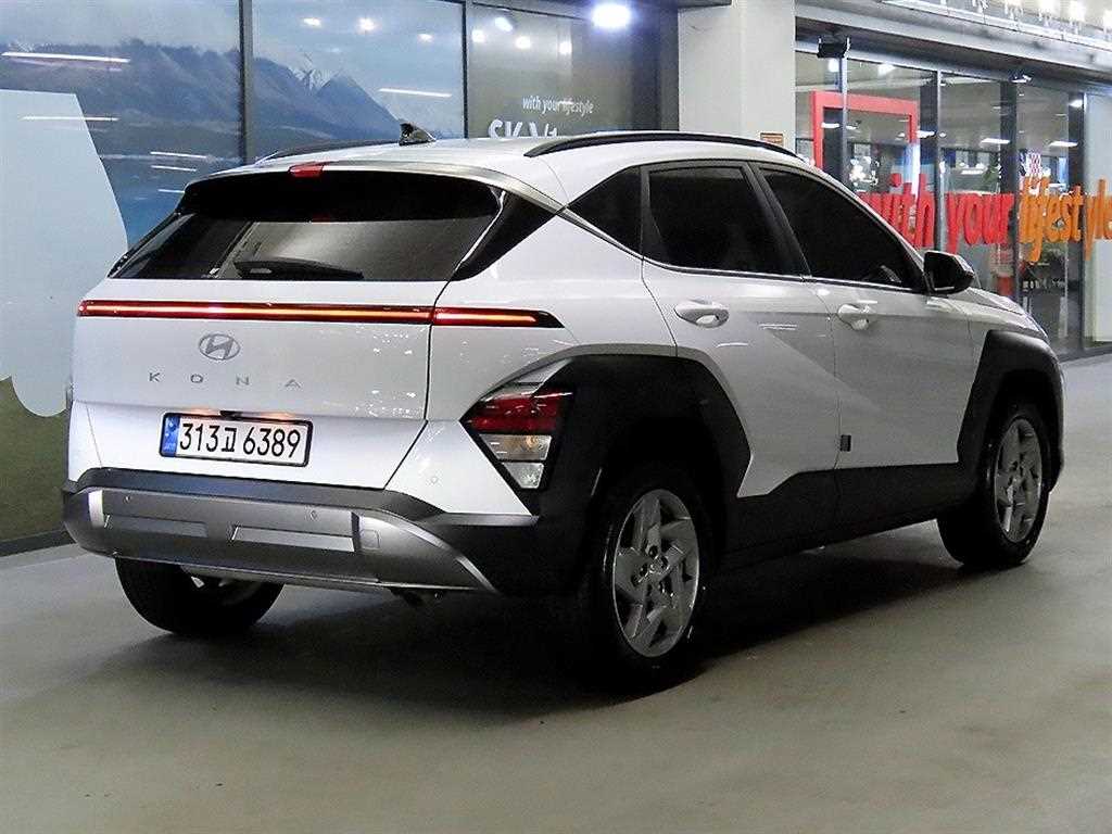 HYUNDAI Kona - Vista 4