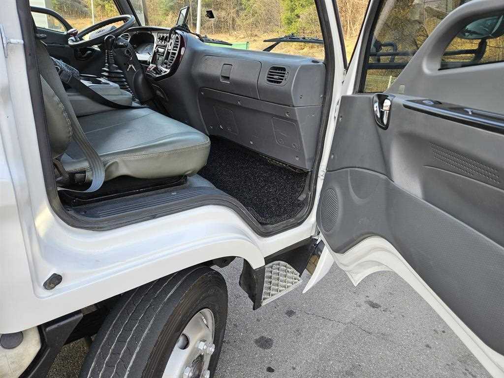 medium and large cargo truck 2013 Blanco - Importación desde Corea - HF Imports Iquique - Foto 13