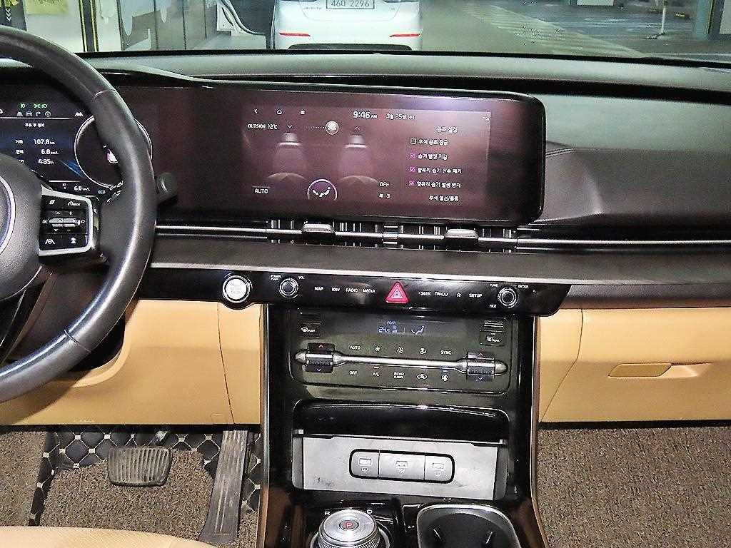 KIA Carnival - Vista 11