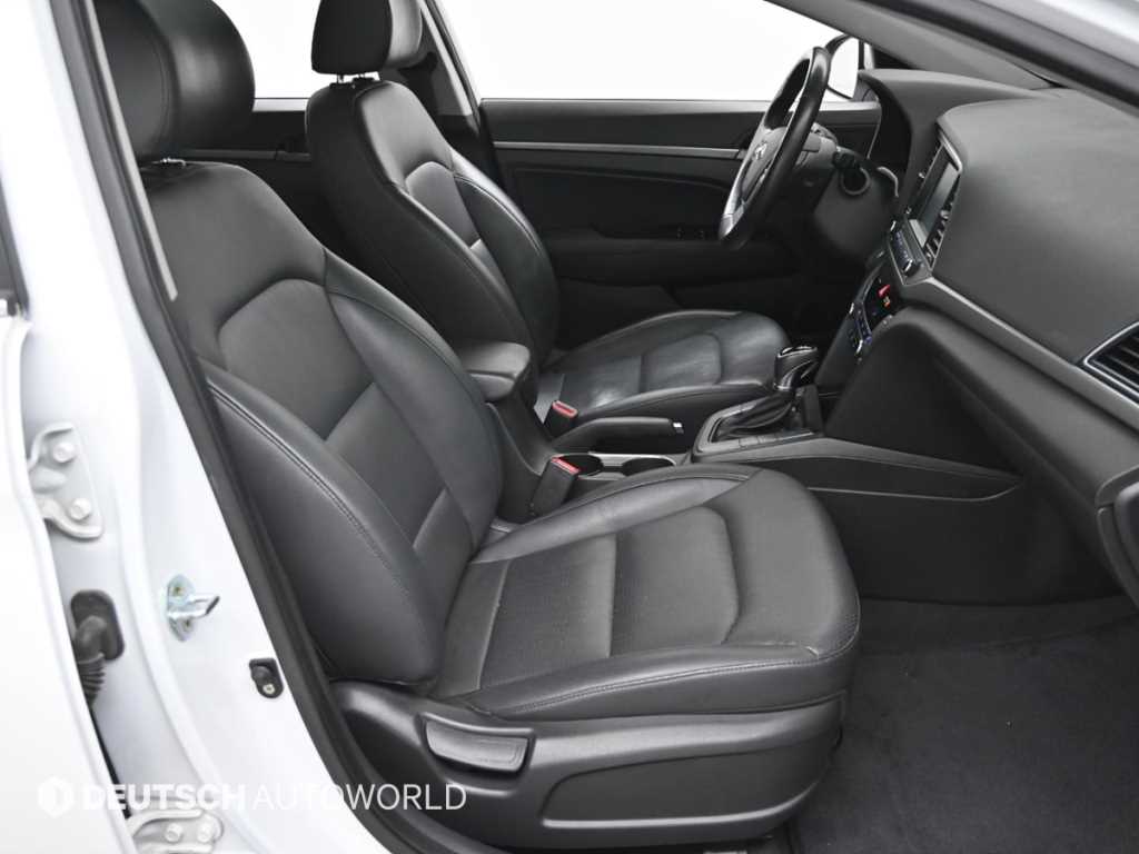 HYUNDAI Avante - Vista 10