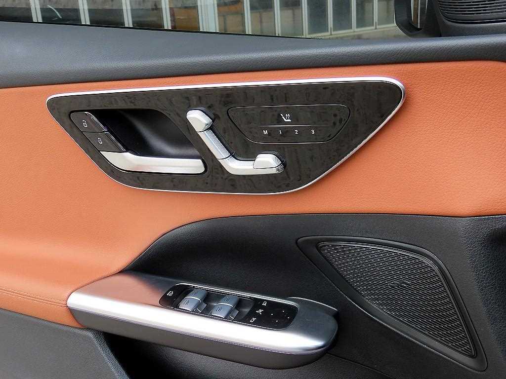 Mercedes Benz C Class - Vista 11