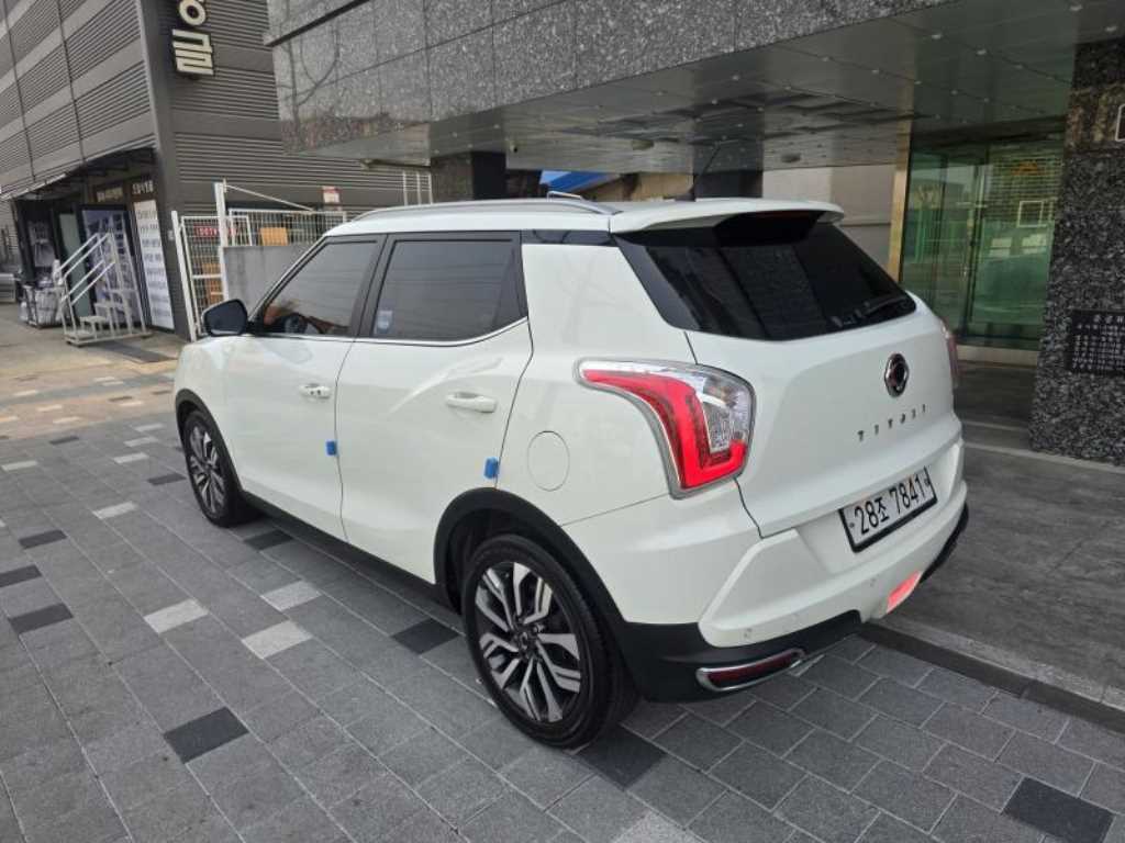 Ssangyong Tivoli - Vista 6