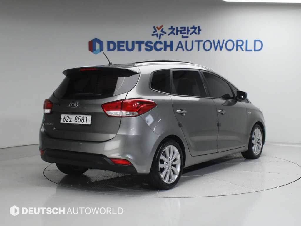 KIA Carens - Vista 2