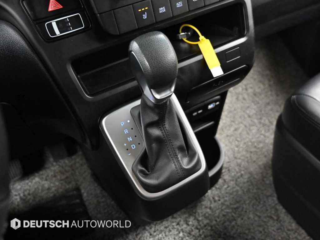 HYUNDAI Staria - Vista 9