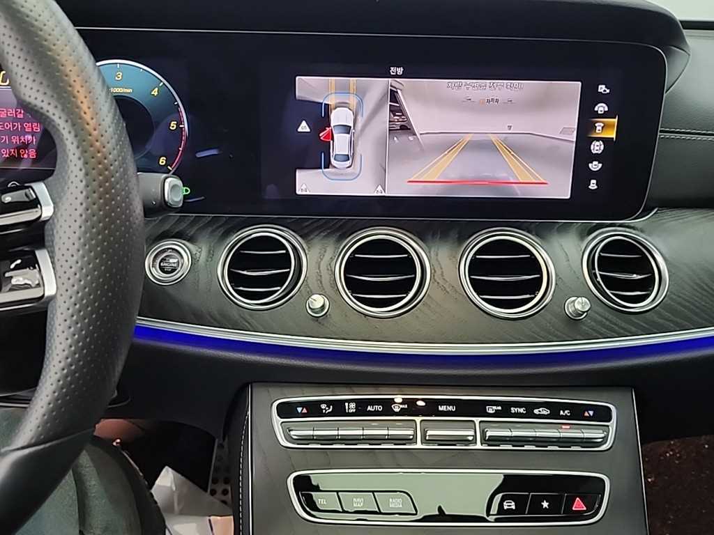 Mercedes Benz E class - Vista 10