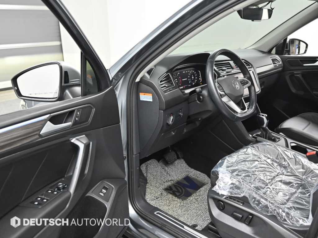 Volkswagen Tiguan - Vista 11
