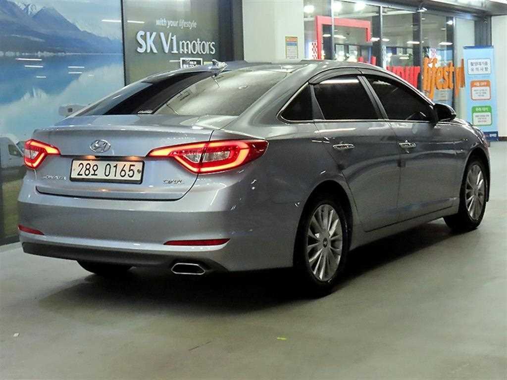 HYUNDAI Sonata - Vista 4