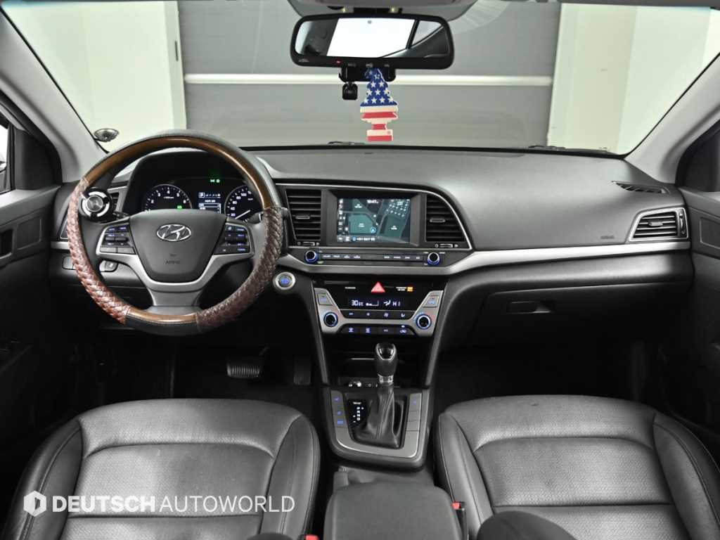 HYUNDAI Avante - Vista 7