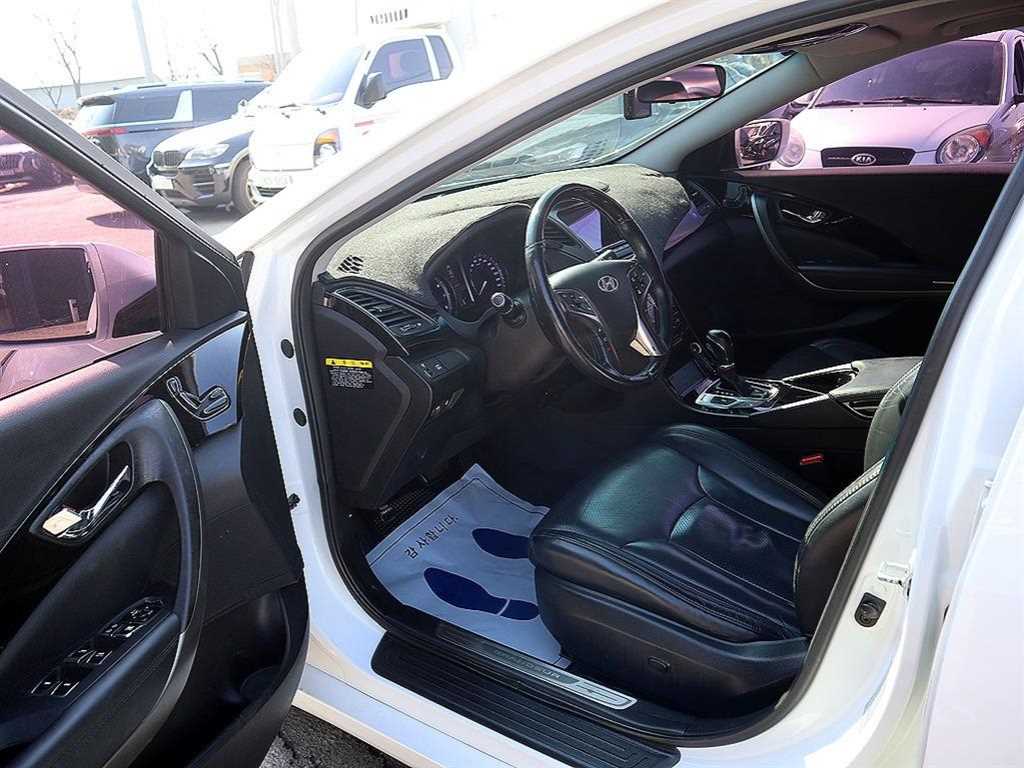 HYUNDAI Grandeur - Vista 6