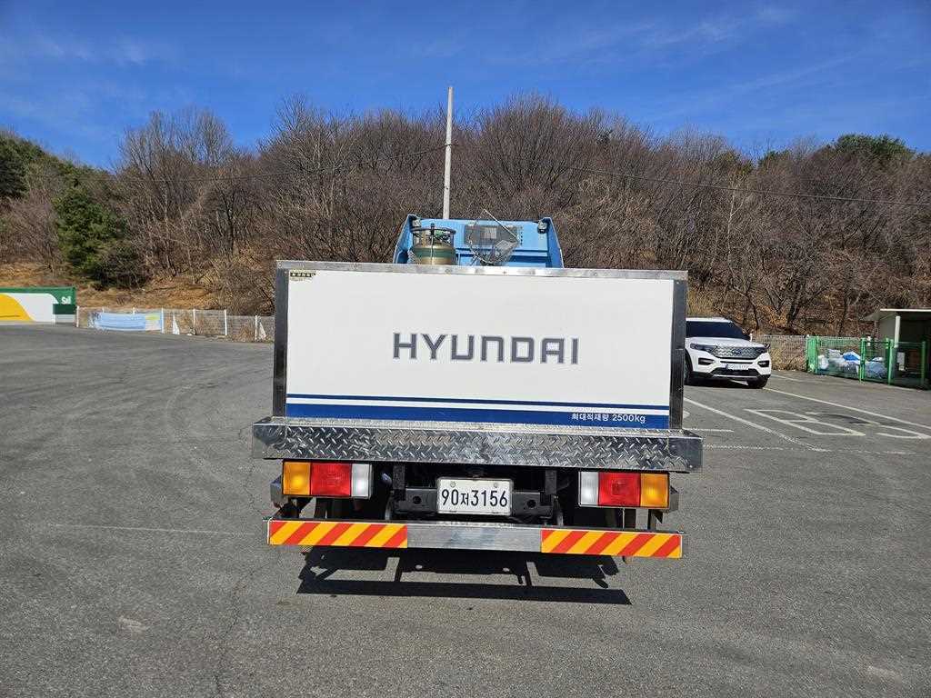 medium and large cargo Live Fish Car - Vista 6