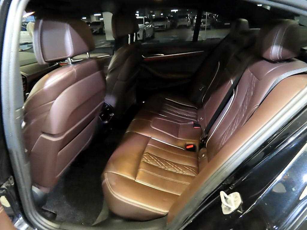 BMW 5 Series - Vista 7